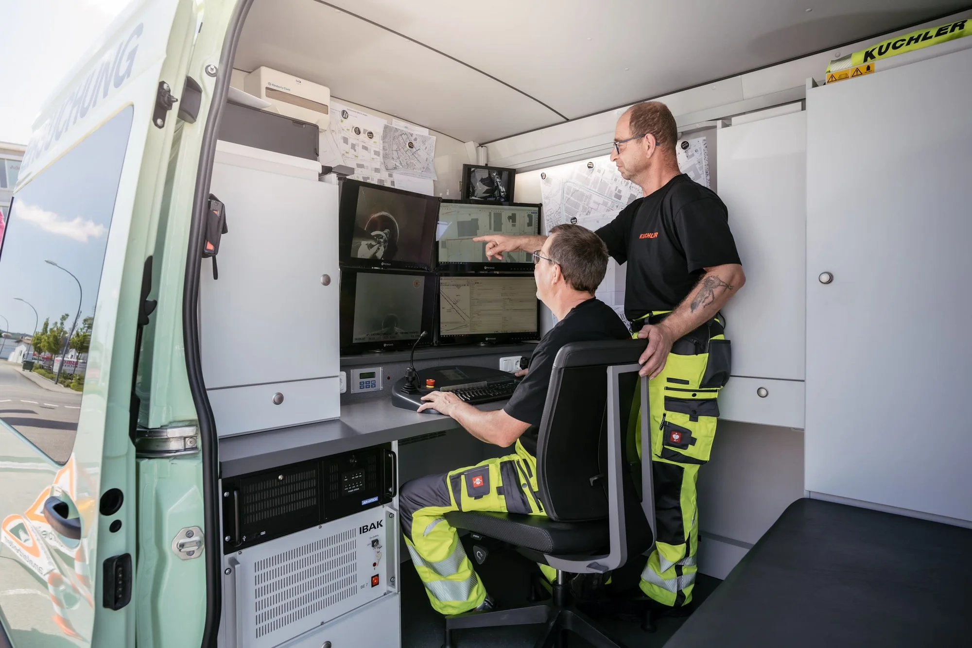 Saugbaggerarbeiten in Dortmund bei sensibler Leitungsfreilegung